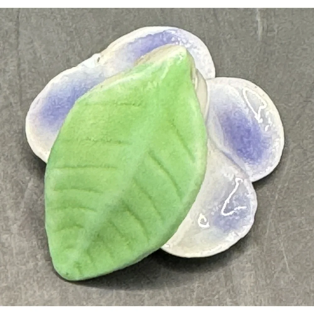Porcelain Hummingbird With Flower 1